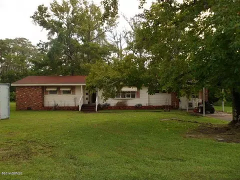 305 Croaker St, Davis, NC 28524 photo 5