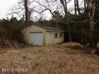 305 Croaker St, Davis, NC 28524 photo 11