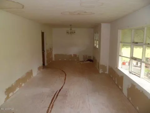 305 Croaker St, Davis, NC 28524 photo 6