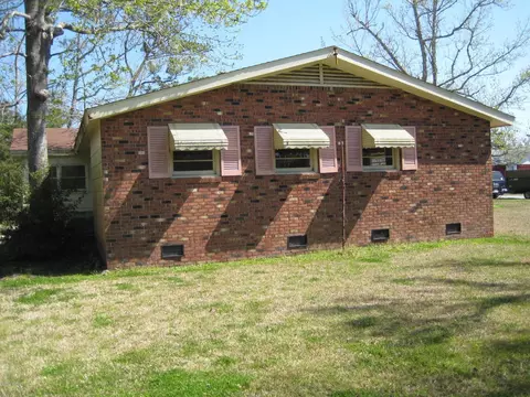 305 Croaker St, Davis, NC 28524 photo 4