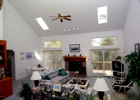 212 Windjammer E, Emerald Isle, NC 28594 photo 4