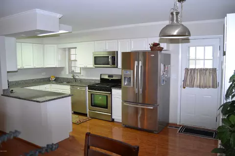 955 Salter Path Rd, Salter Path, NC 28575 photo 10