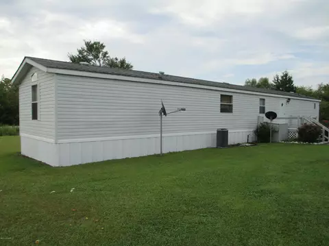 200 Mckae Dr, Gloucester, NC 28528 photo 2