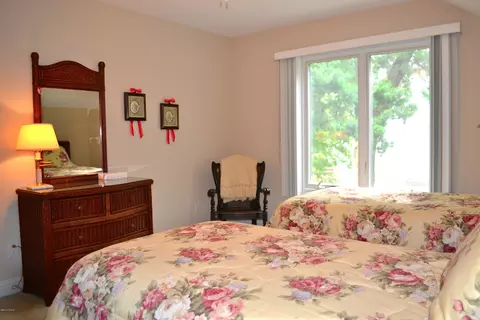 112 Arborvitae Dr, Pine Knoll Shores, NC 28512 photo 8