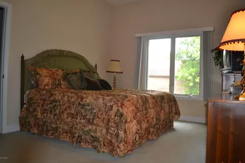 112 Arborvitae Dr, Pine Knoll Shores, NC 28512 photo 3