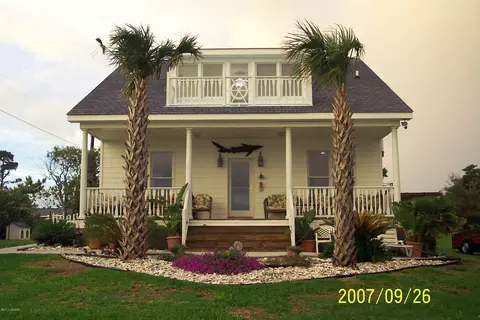 207 Brown St, Marshallberg, NC 28553 photo 3
