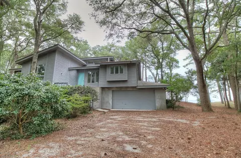 126 Oakleaf Dr, Pine Knoll Shores, NC 28512 photo 1