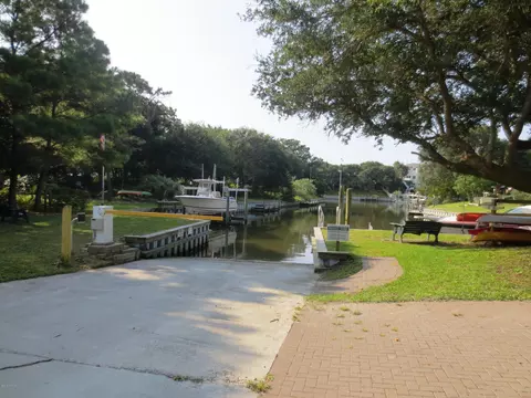 113 Willow Rd, Pine Knoll Shores, NC 28512 photo 26