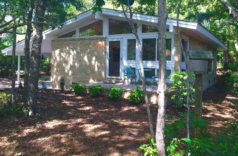 113 Willow Rd, Pine Knoll Shores, NC 28512 photo 1