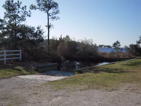 335 Red Oak Dr, Stella, NC 28582 photo 5