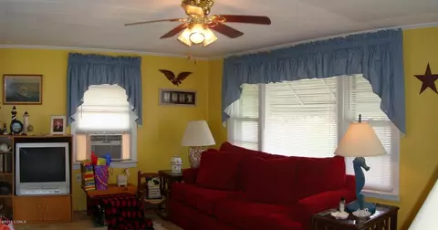 304 Fort Macon Rd E, Atlantic Beach, NC 28512 photo 8
