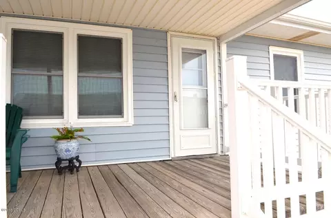 211 E Terminal Blvd, Atlantic Beach, NC 28512 photo 2