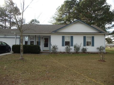 323 Riggs Rd, Hubert, NC 28539 photo 2