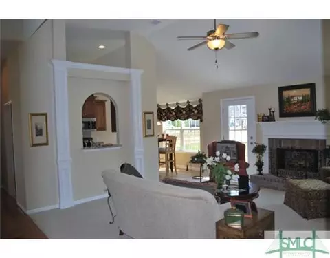 225 Standing Pine Cir, Pooler, GA 31322 photo 4