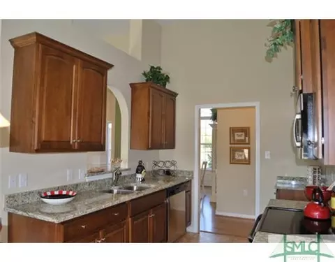 225 Standing Pine Cir, Pooler, GA 31322 photo 6