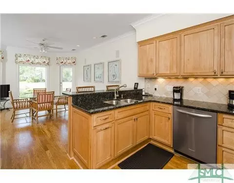 11 Pine Shadow Ct, Savannah, GA 31411 photo 4