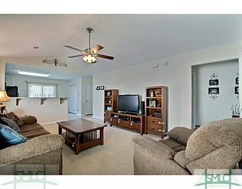 147 Lakepointe Dr, Pooler, GA 31322 photo 4