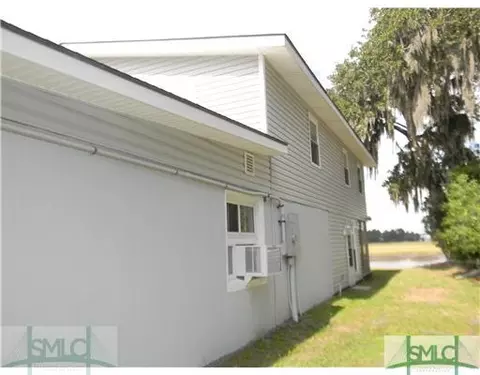 423 E First St, Midway, GA 31320 photo 7