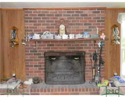 423 E First St, Midway, GA 31320 photo 6