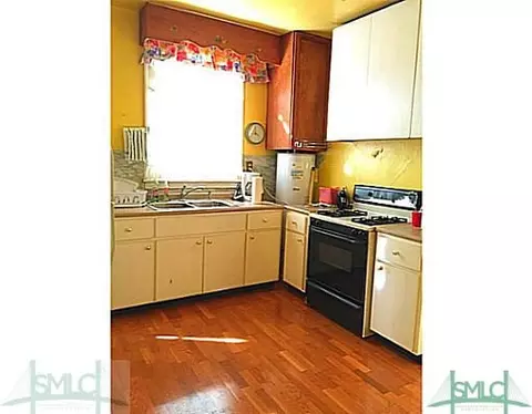 649 E 40th St, Savannah, GA 31401 photo 2