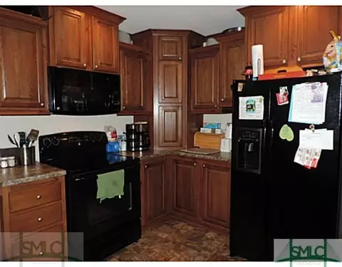332 Dewitt Rd, Springfield, GA 31329 photo 3