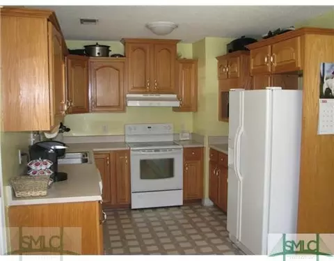 121 Laberta Dr, Springfield, GA 31329 photo 4