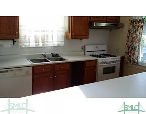 302 Pine St, Guyton, GA 31312 photo 5