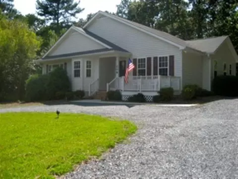 208 Firetree Ln, West End, NC 27376 photo 1