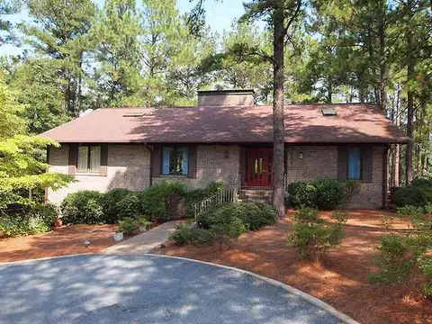 223 W Devonshire Ave, West End, NC 27376 photo 1