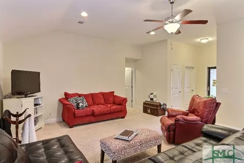 138 Knotty Pine Cir, Springfield, GA 31329 photo 4