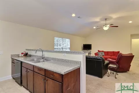 138 Knotty Pine Cir, Springfield, GA 31329 photo 8
