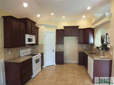 7 Grove Ct, Pooler, GA 31322 photo 8