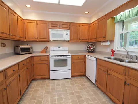 181 Firetree Ln, West End, NC 27376 photo 10