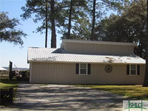 685 E 1st St, Midway, GA 31320 photo 11