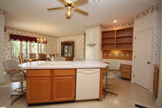  18 S Shamrock Dr, Foxfire, NC 27281 photo 9