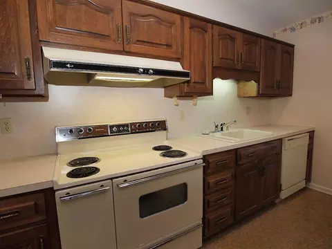 182 W Devonshire Ave, West End, NC 27376 photo 4