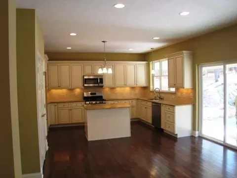 155 Devon Cr, Aberdeen, NC 28315 photo 6