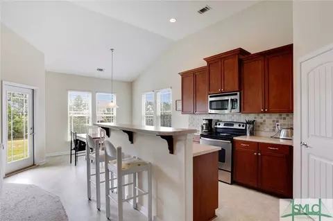 172 Lakepointe Dr, Savannah, GA 31407 photo 9