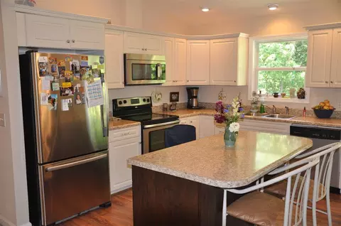 114 Central Dr, Aberdeen, NC 28315 photo 4