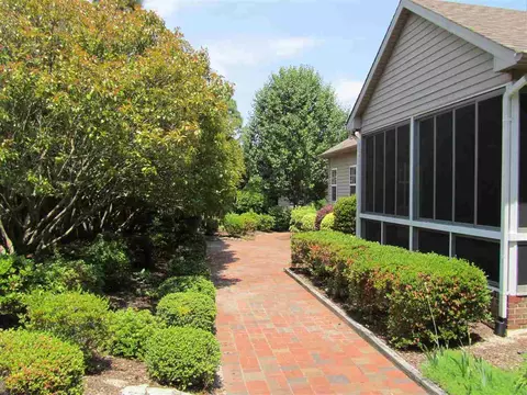 145 Surry S Cir, Pinehurst, NC 28374 photo 4