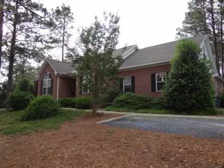 3 Surry S Cir, Pinehurst, NC 28374 photo 2
