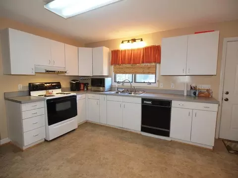 1220 Pee Dee Rd, Aberdeen, NC 28315 photo 6