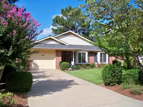 135 Mockingbird Ct, Pinehurst, NC 28374 photo 1