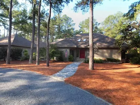 30 Linville Dr, Pinehurst, NC 28374 photo 2