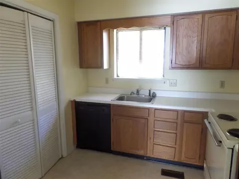 295 Spring Lake Dr, Pinehurst, NC 28374 photo 3