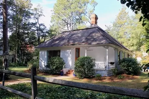 65 Cherokee Rd, Pinehurst, NC 28374 photo 1
