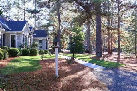 14 Roslin Ct, Pinehurst, NC 28374 photo 3