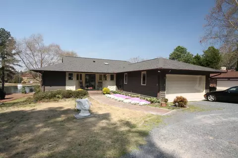 159 E Shenandoah Rd, West End, NC 27376 photo 1