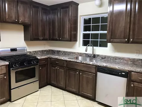 202 E Myrtle St, Rincon, GA 31326 photo 3