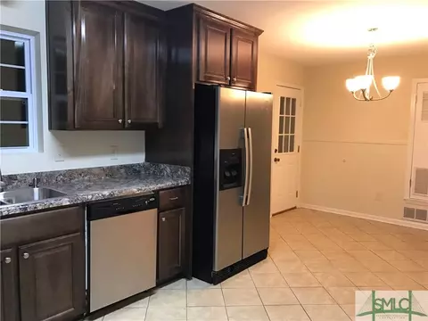 202 E Myrtle St, Rincon, GA 31326 photo 5